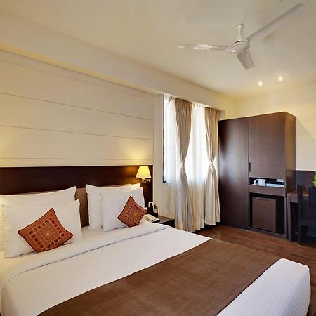 Whispering Palms Hotel Jaipur Exterior photo