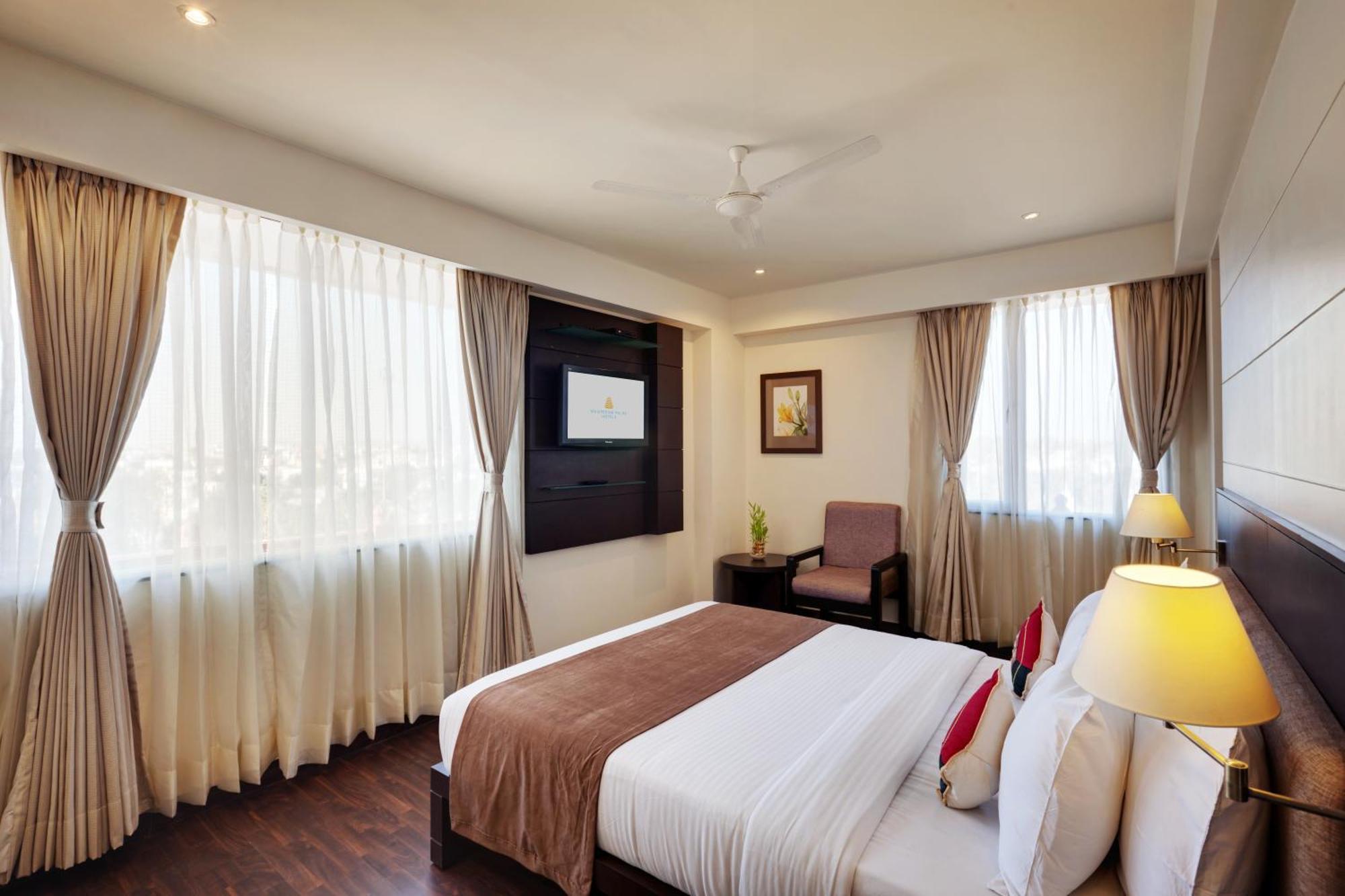 Whispering Palms Hotel Jaipur Exterior photo